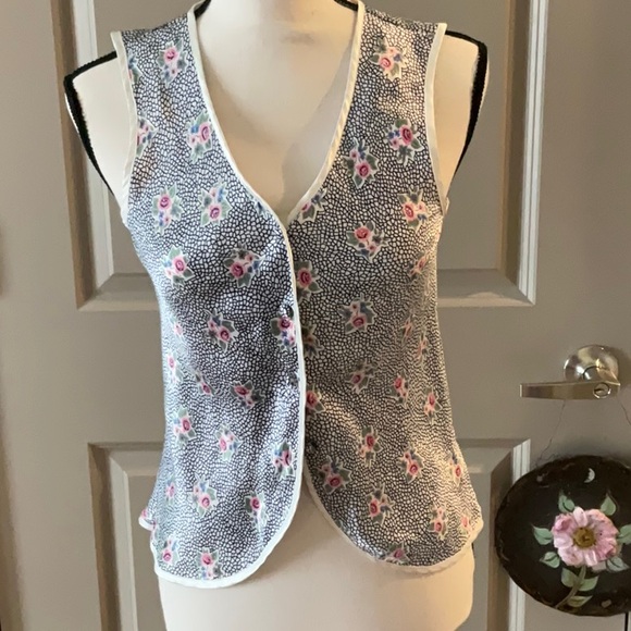 Floral Sleeveless Women's Top - Black and Pink - Picture 1 of 3